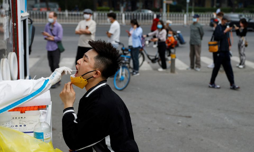 ബീജിങ്ങിലും ലോക്ഡൗണുണ്ടാകുമെന്ന് ഭയം; സാധനങ്ങൾക്കായി തിരക്ക് കൂട്ടി ജനങ്ങൾ