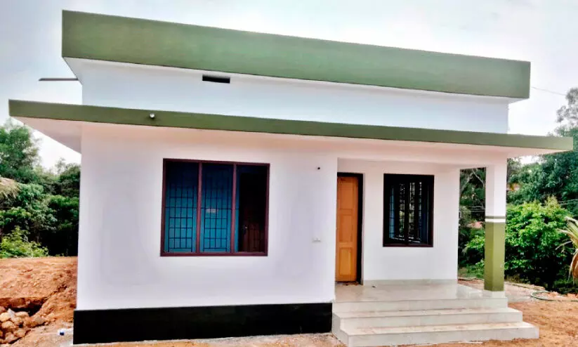 കാക്കിയുടെ നന്മമനസ്സിലെ സ്നേഹവീട് നാളെ കൈമാറും കാക്കിയുടെ നന്മമനസ്സിലെ സ്നേഹവീട് നാളെ കൈമാറും