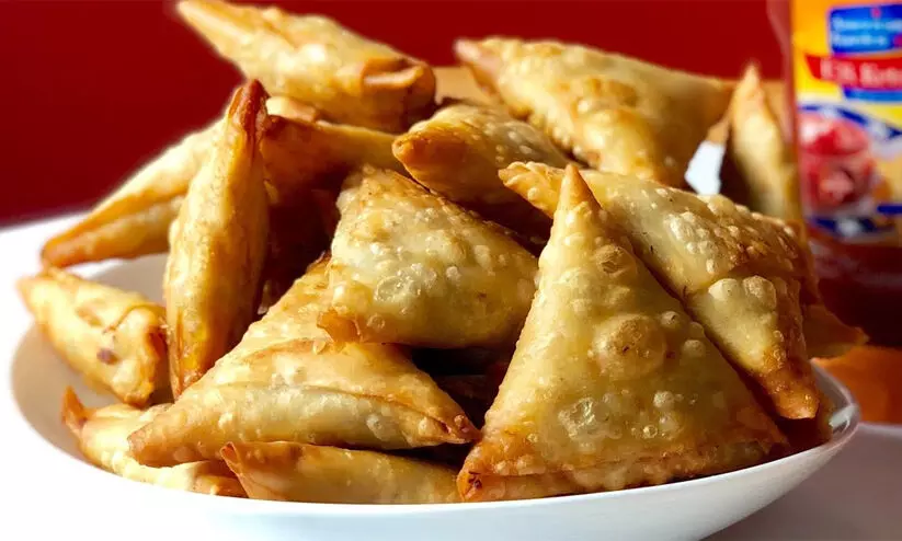 അനുവാദമില്ലാതെ സമൂസ എടുത്തയാളെ കൊലപ്പെടുത്തിയ കേസിൽ കടയുടമയും മകനും അറസ്റ്റിൽ