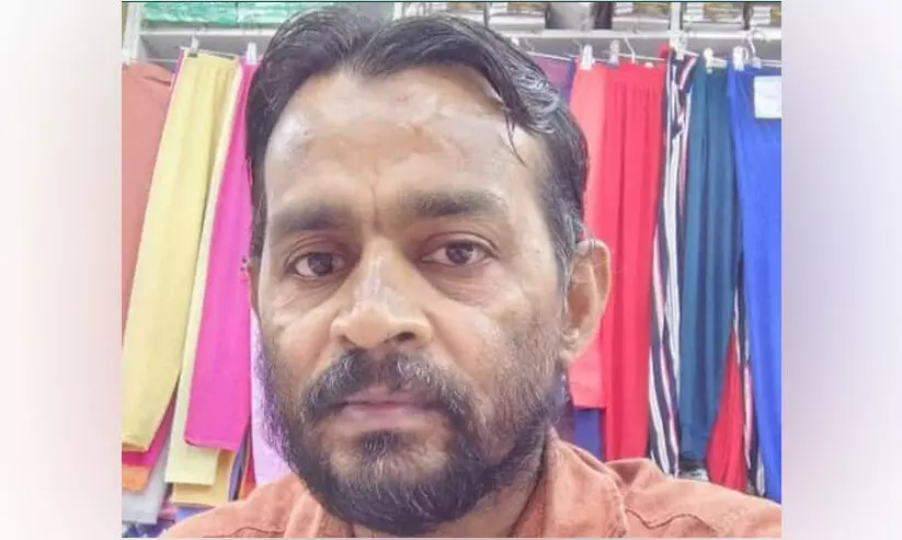 ഖാദറിന്റെ മരണം സുഹൃത്തുക്കളെ കണ്ണീരിലാഴ്ത്തി ഖാദറിന്റെ മരണം സുഹൃത്തുക്കളെ കണ്ണീരിലാഴ്ത്തി