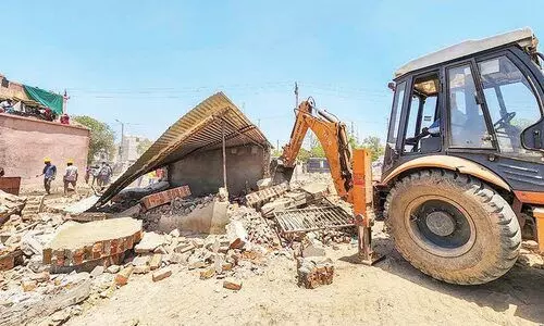ഗുജറാത്തിലെ ഹിമ്മത് നഗറിലും ബുൾഡോസർ; കെട്ടിടങ്ങൾ തകർത്തു