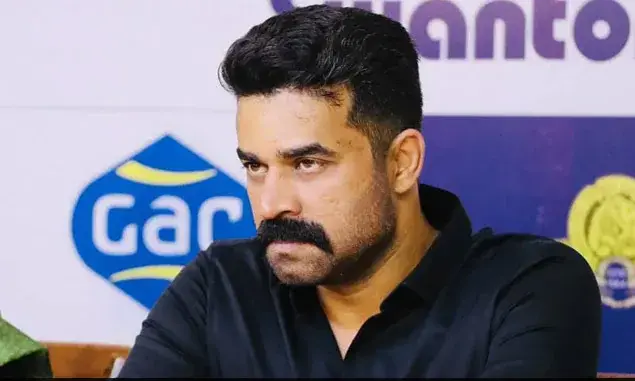 വിജയ് ബാബു മയക്കുമരുന്ന് കഴിപ്പിച്ചു, മുഖത്ത് തുപ്പി, നഗ്ന വീഡിയോ പകർത്തി; നടിയുടെ പരാതിയിൽ ഞെട്ടിക്കുന്ന വെളിപ്പെടുത്തൽ വിജയ് ബാബു മയക്കുമരുന്ന് കഴിപ്പിച്ചു, മുഖത്ത് തുപ്പി, നഗ്ന വീഡിയോ പകർത്തി; നടിയുടെ പരാതിയിൽ ഞെട്ടിക്കുന്ന വെളിപ്പെടുത്തൽ