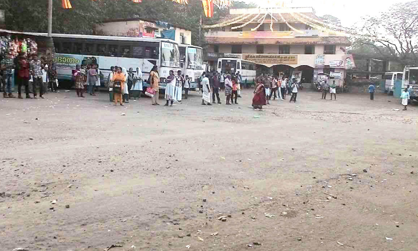 പത്തനാപുരം കെ.എസ്.ആര്.ടി.സി ഡിപ്പോ പ്രവർത്തനം പ്രതിസന്ധിയിൽ പത്തനാപുരം കെ.എസ്.ആര്.ടി.സി ഡിപ്പോ പ്രവർത്തനം പ്രതിസന്ധിയിൽ