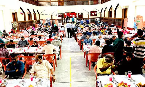 വടകര എന്.ആര്.ഐ ഫോറം ഇഫ്താര് സംഗമം വടകര എന്.ആര്.ഐ ഫോറം ഇഫ്താര് സംഗമം