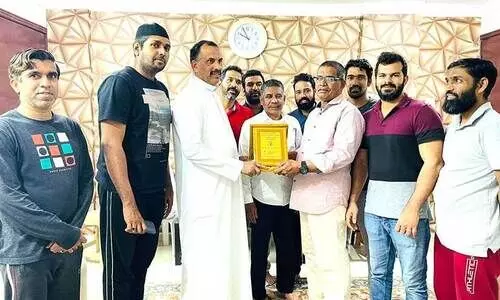 യാത്രയയപ്പും അനുമോദനവും