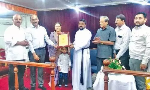 ഫാ. ബ്ലെസ്സന് സെൻറ് ജോൺസ് ഇടവക യാത്രയയപ്പ് നൽകി