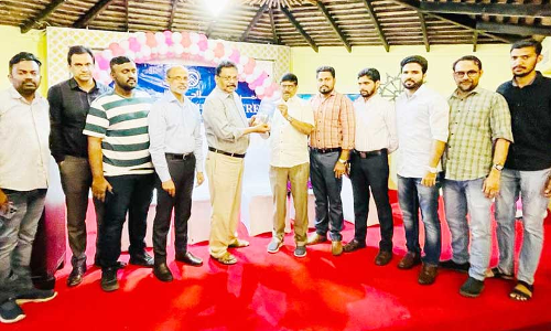 ഇ​ഫ്താ​ർ വി​രു​ന്നും പു​സ്ത​ക പ്ര​കാ​ശ​ന​വും ന​ട​ത്തി