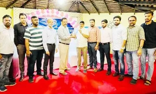 ഇ​ഫ്താ​ർ വി​രു​ന്നും പു​സ്ത​ക പ്ര​കാ​ശ​ന​വും ന​ട​ത്തി