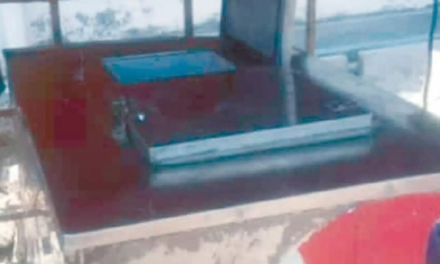 ഐസ്ക്രീം ഫ്രീസർ ബോക്സിൽ ഒളിച്ചിരുന്ന രണ്ടു പെൺകുട്ടികൾ ശ്വാസംമുട്ടി മരിച്ചു