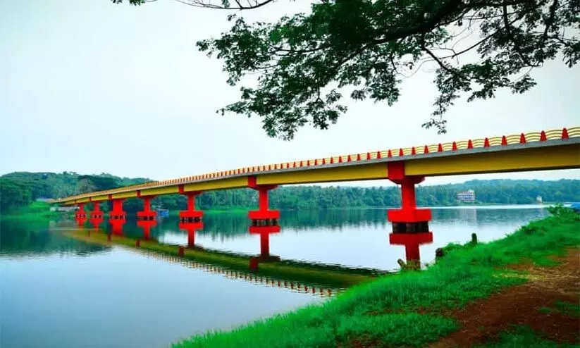 എളമരം കടവ് പാലം മേയ് 23 ന് തുറക്കും എളമരം കടവ് പാലം മേയ് 23 ന് തുറക്കും