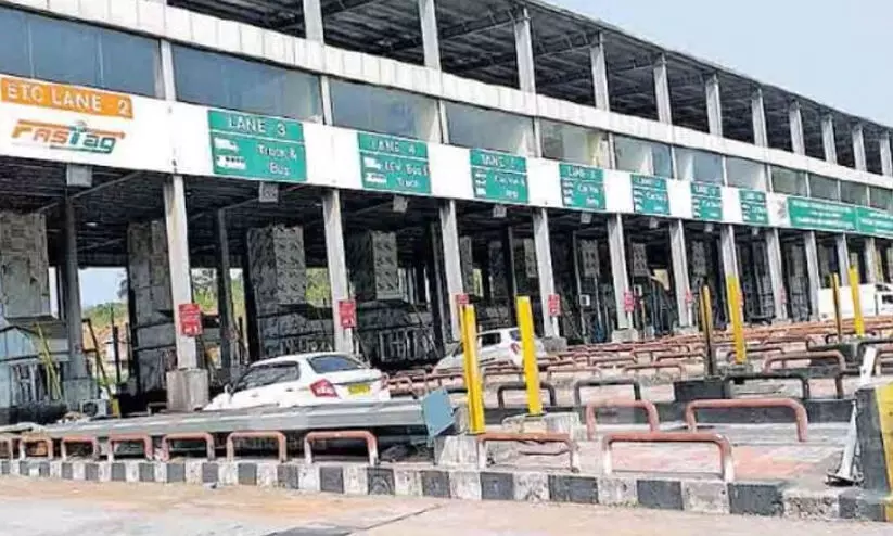 ബസിന് ഇരുഭാഗത്തേക്ക് 425 രൂപ, ഒരുമാസത്തേക്ക് 9,400 രൂപ: പന്നിയങ്കര ടോൾ കൊള്ളക്കെതിരെ പാലക്കാട്-തൃശൂർ റൂട്ടിൽ സ്വകാര്യബസുകൾ പണിമുടക്ക് സമരത്തിൽ ബസിന് ഇരുഭാഗത്തേക്ക് 425 രൂപ, ഒരുമാസത്തേക്ക് 9,400 രൂപ: പന്നിയങ്കര ടോൾ കൊള്ളക്കെതിരെ പാലക്കാട്-തൃശൂർ റൂട്ടിൽ സ്വകാര്യബസുകൾ പണിമുടക്ക് സമരത്തിൽ