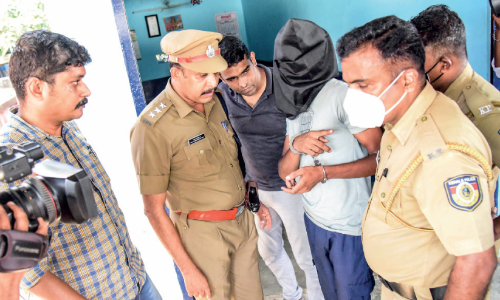 ശ്രീനിവാസൻ കൊല്ലപ്പെട്ട കടയിൽ തെളിവെടുപ്പിനിടെ പാഞ്ഞടുത്ത് യുവമോര്‍ച്ചക്കാർ; സുബൈർ വധക്കേസ് പ്രതികളുമായി ഇന്ന് തെളിവെടുപ്പ്