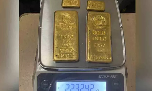 ഇറച്ചിവെട്ട് യന്ത്രത്തില് സ്വര്ണക്കടത്ത്: ഷാബിന് അറസ്റ്റില് ഇറച്ചിവെട്ട് യന്ത്രത്തില് സ്വര്ണക്കടത്ത്: ഷാബിന് അറസ്റ്റില്