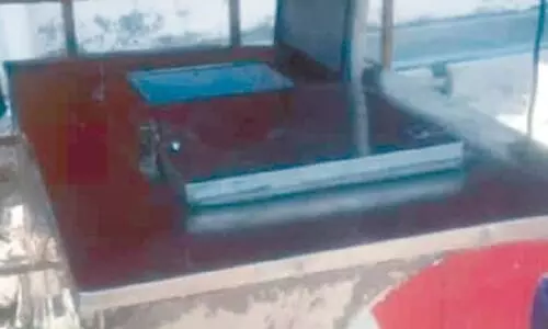 ഐസ്ക്രീം ഫ്രീസർ ബോക്സിൽ ഒളിച്ചിരുന്ന രണ്ടു പെൺകുട്ടികൾ ശ്വാസംമുട്ടി മരിച്ചു