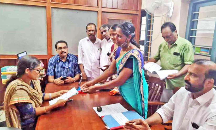 മുഴപ്പിലങ്ങാട്ട് ഉപതെരഞ്ഞെടുപ്പ് ചിത്രം തെളിഞ്ഞു മുഴപ്പിലങ്ങാട്ട് ഉപതെരഞ്ഞെടുപ്പ് ചിത്രം തെളിഞ്ഞു