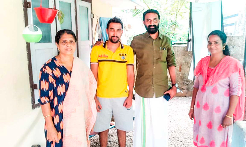 തോക്കിന് മുനയില്നിന്നും അമ്മത്തണലിലേക്ക്; ഇത് രണ്ടാംജന്മമെന്ന് ശ്രീജിത്ത് തോക്കിന് മുനയില്നിന്നും അമ്മത്തണലിലേക്ക്; ഇത് രണ്ടാംജന്മമെന്ന് ശ്രീജിത്ത്