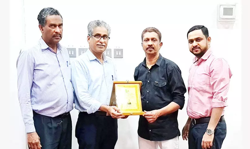 ടി. അബ്ദുൽ ഖാദറിന് യാത്രയയപ്പ് ടി. അബ്ദുൽ ഖാദറിന് യാത്രയയപ്പ്