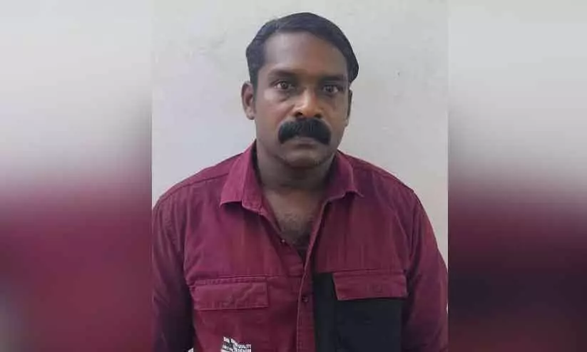 വ്യാപാരസ്ഥാപനം അടിച്ചുതകർത്ത് പൈസ കവർന്നയാൾ പിടിയിൽ