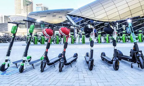 അ​നു​മ​തി​യി​ല്ലാ​തെ ഇ-​സ്കൂ​ട്ട​ർ  ഓ​ടി​ച്ചാ​ൽ പി​ഴ