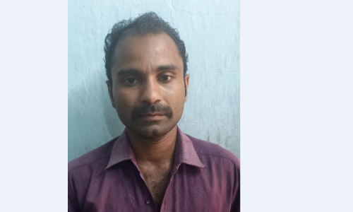 കോഴിയെ ജീവനോടെ തൊലിയുരിച്ച് കഷ്ണങ്ങളാക്കിയ ഇറച്ചിക്കടക്കാരന്‍ അറസ്റ്റില്‍