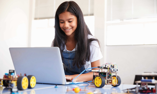 നിങ്ങളുടെ കുട്ടിയെ കോഡിങ് ക്ലാസിൽ ചേർക്കണോ?; അറിയേണ്ടതെല്ലാം