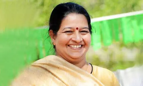 കൊച്ചിയിലെ സമരവേദിയിൽ ​പ്രത്യക്ഷപ്പെട്ട്​ പി.ടിയുടെ ഭാര്യ ഉമ