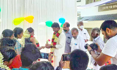 തണലിൽ കല്യാണമൊരുക്കി ഷീബയും ഷാജിയും തണലിൽ കല്യാണമൊരുക്കി ഷീബയും ഷാജിയും