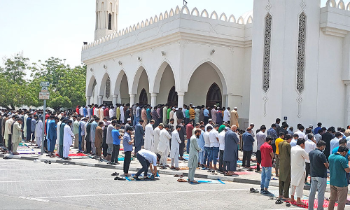 പ്രാർഥനാനിർഭരം അവസാന വെള്ളി