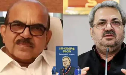 വ്യാജ കള്ള് നിർമാതാക്കൾക്കെതിരെ നടപടിയെടുത്തതിന് സ്ഥലം മാറ്റി; പൊളിറ്റിക്കൽ സെക്രട്ടറി പി. ശശിക്കെതിരെ ആരോപണവുമായി ടിക്കാറാം മീണ