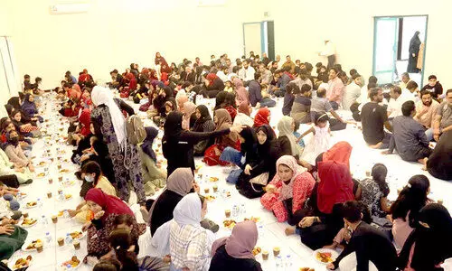 സൗഹൃദം പൂത്തുലഞ്ഞ് ഇഫ്താറുകൾ സൗഹൃദം പൂത്തുലഞ്ഞ് ഇഫ്താറുകൾ