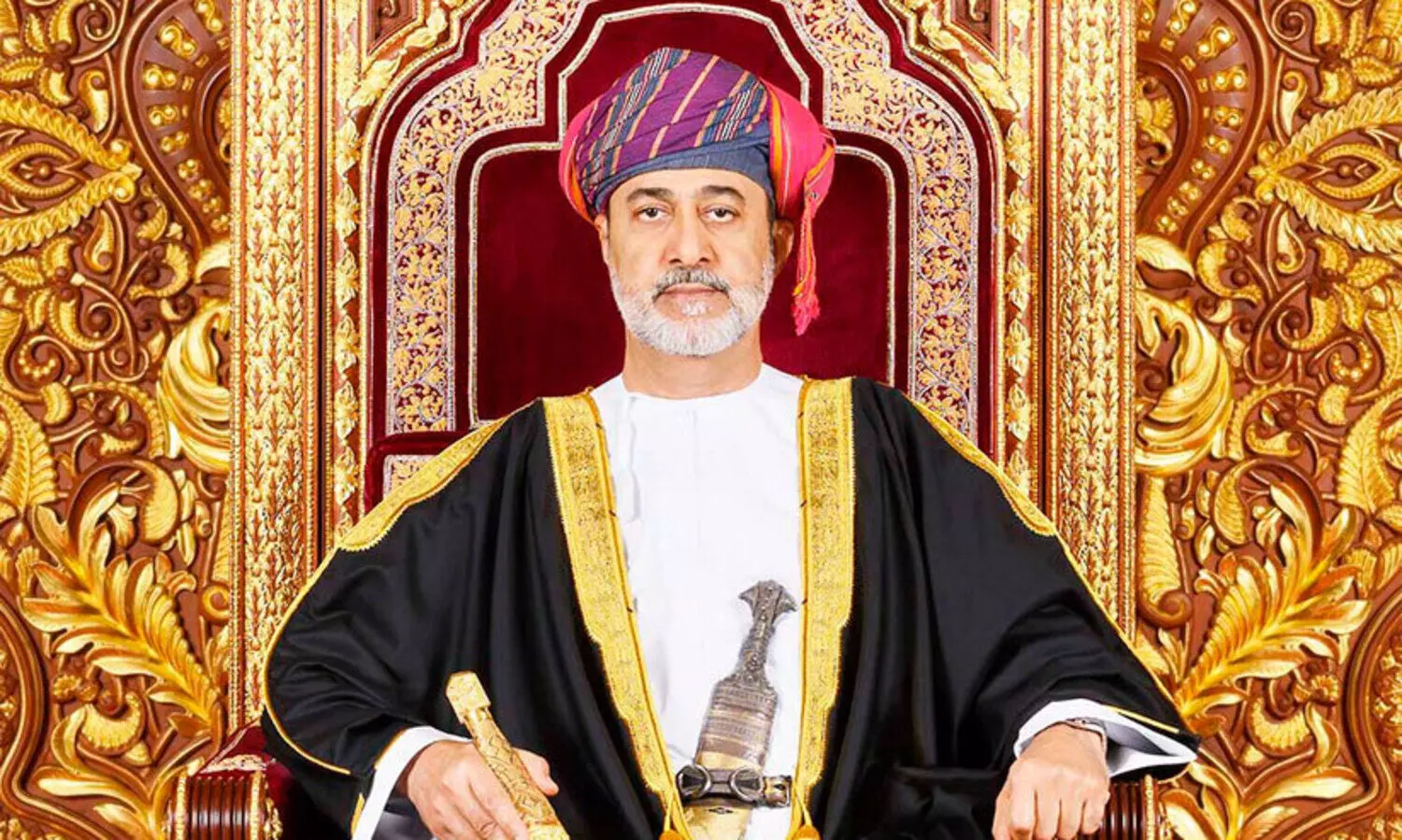 സുൽത്താൻ പെരുന്നാൾ ആശംസകൾ കൈമാറി