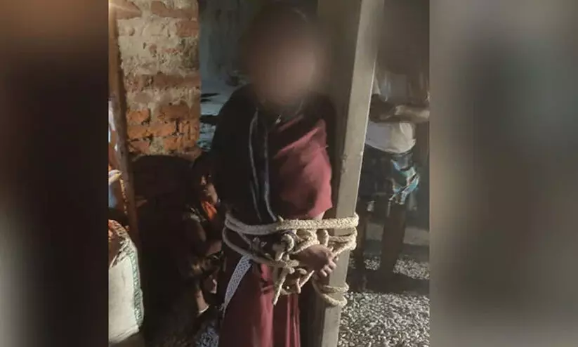 അവിഹിത ബന്ധമാരോപിച്ച് യുവതിയെ തൂണിൽ കെട്ടിയിട്ട് മർദിച്ചു; ഭർത്താവടക്കം അഞ്ചുപേർ അറസ്റ്റിൽ