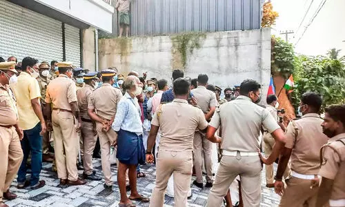 ബിവറേജസ് ഔട്ട്ലെറ്റ് സ്ഥാപിക്കുന്നതിനെതിരെ നാട്ടുകാർ പ്രതിഷേധിച്ചു