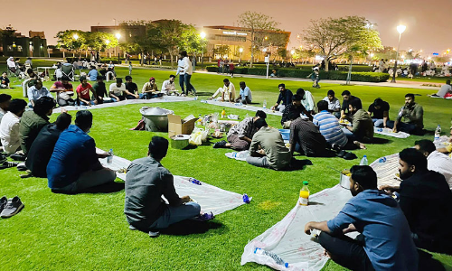 അ​വ​രെ​ല്ലാ​വ​രും ഇ​വി​ടെ സ​ഹോ​ദ​ര​ങ്ങ​ളാ​ണ്