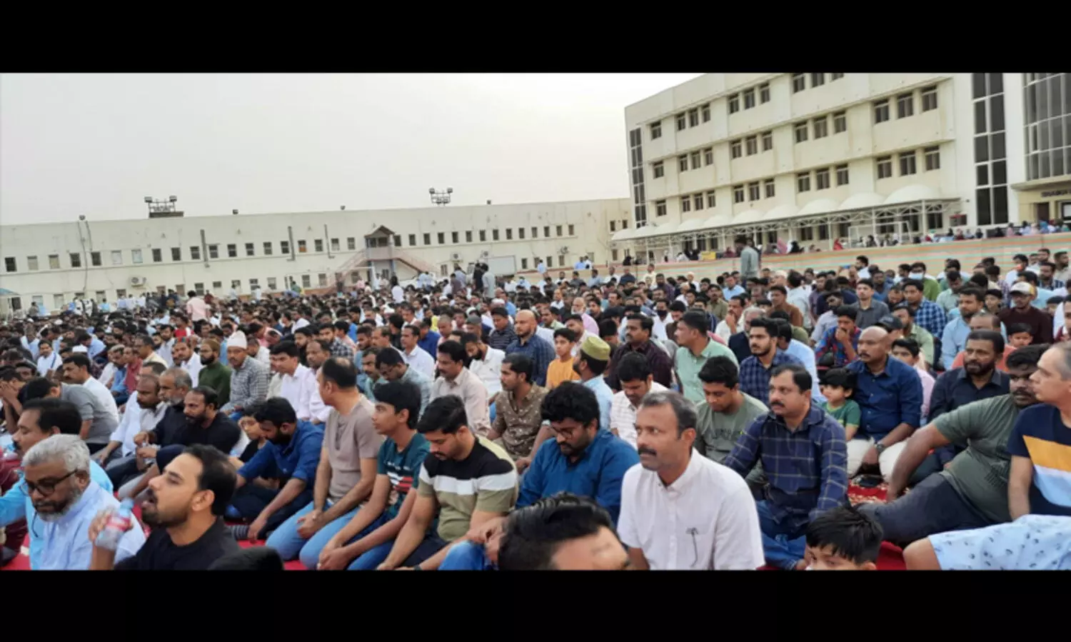 ഇന്ത്യന്‍ സ്കൂളിലെ ഈദ് ഗാഹില്‍ ആയിരങ്ങള്‍ അണിനിരന്നു