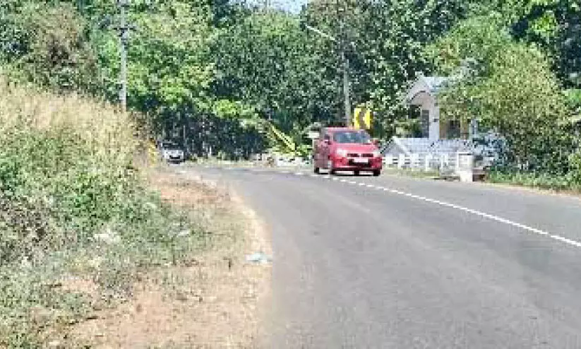 chavara titanium mundakkayam road