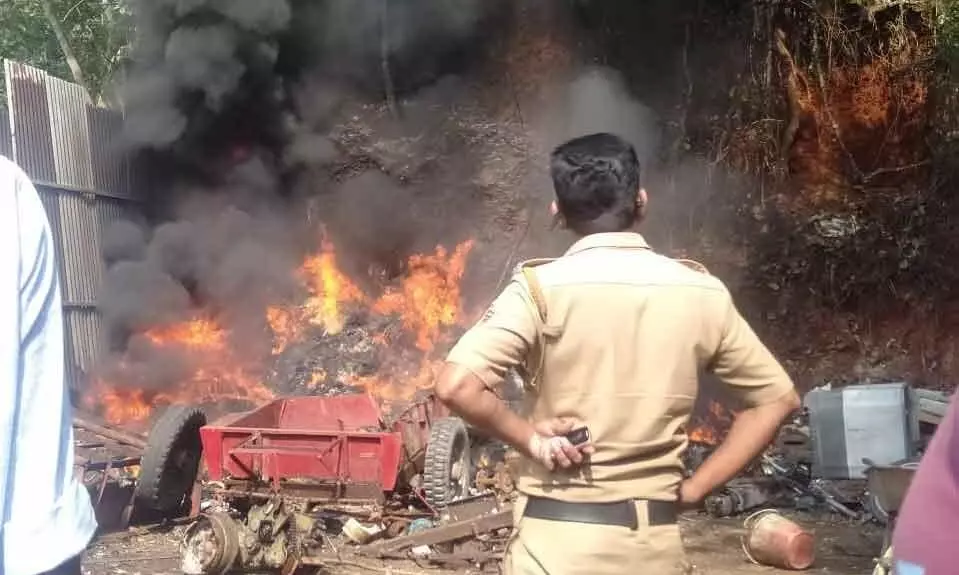 Pantheerpadam fire Pantheerpadam fire