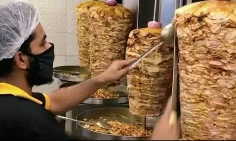 സംസ്ഥാനത്ത് ഷവര്‍മ ഉണ്ടാക്കുന്നതിന് മാനദണ്ഡം ഏർപ്പെടുത്തും