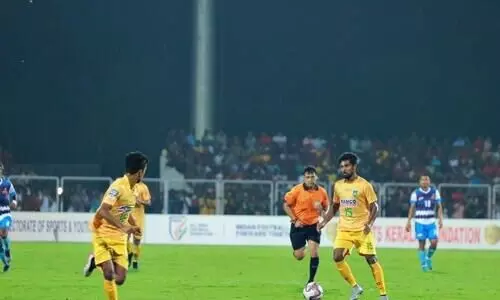 കപ്പിലും ചുണ്ടിലും കേരളം; മലപ്പുറത്തിന്റെ മണ്ണിൽ ഏഴാം കിരീടം