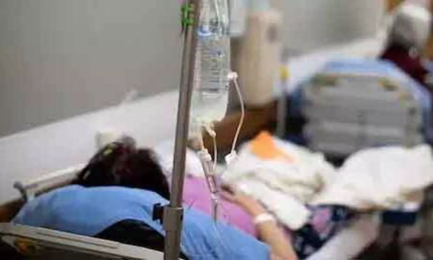 വയനാട്ടിൽ ഭക്ഷ്യവിഷബാധ: ഒൻപത് വിനോദ സഞ്ചാരികൾ ആശുപത്രിയിൽ