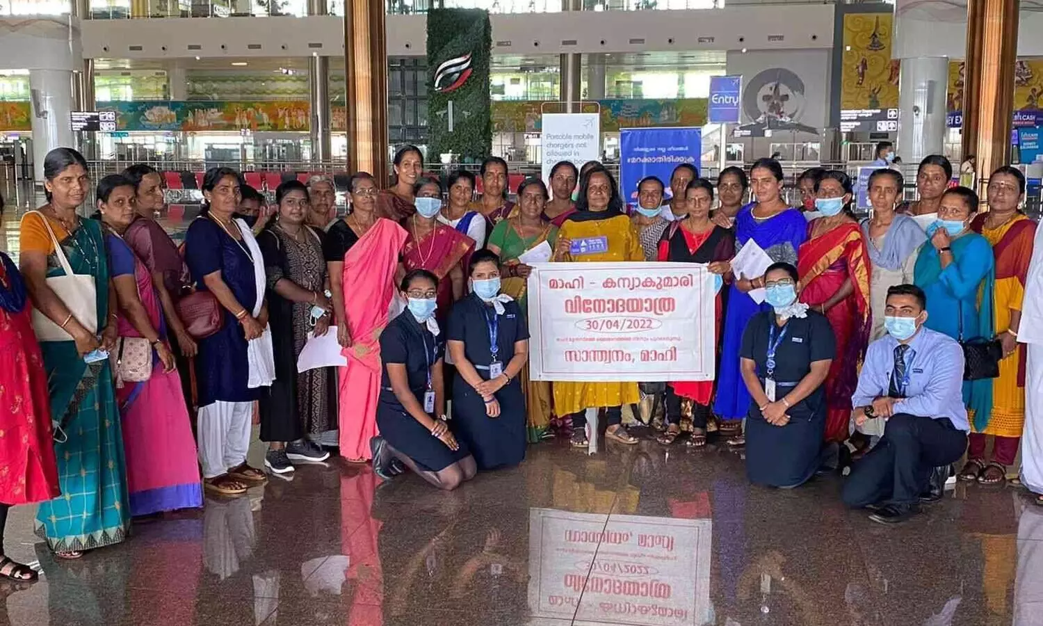 തൊഴിലാളികൾക്കായി വിമാന യാത്ര സംഘടിപ്പിച്ചു