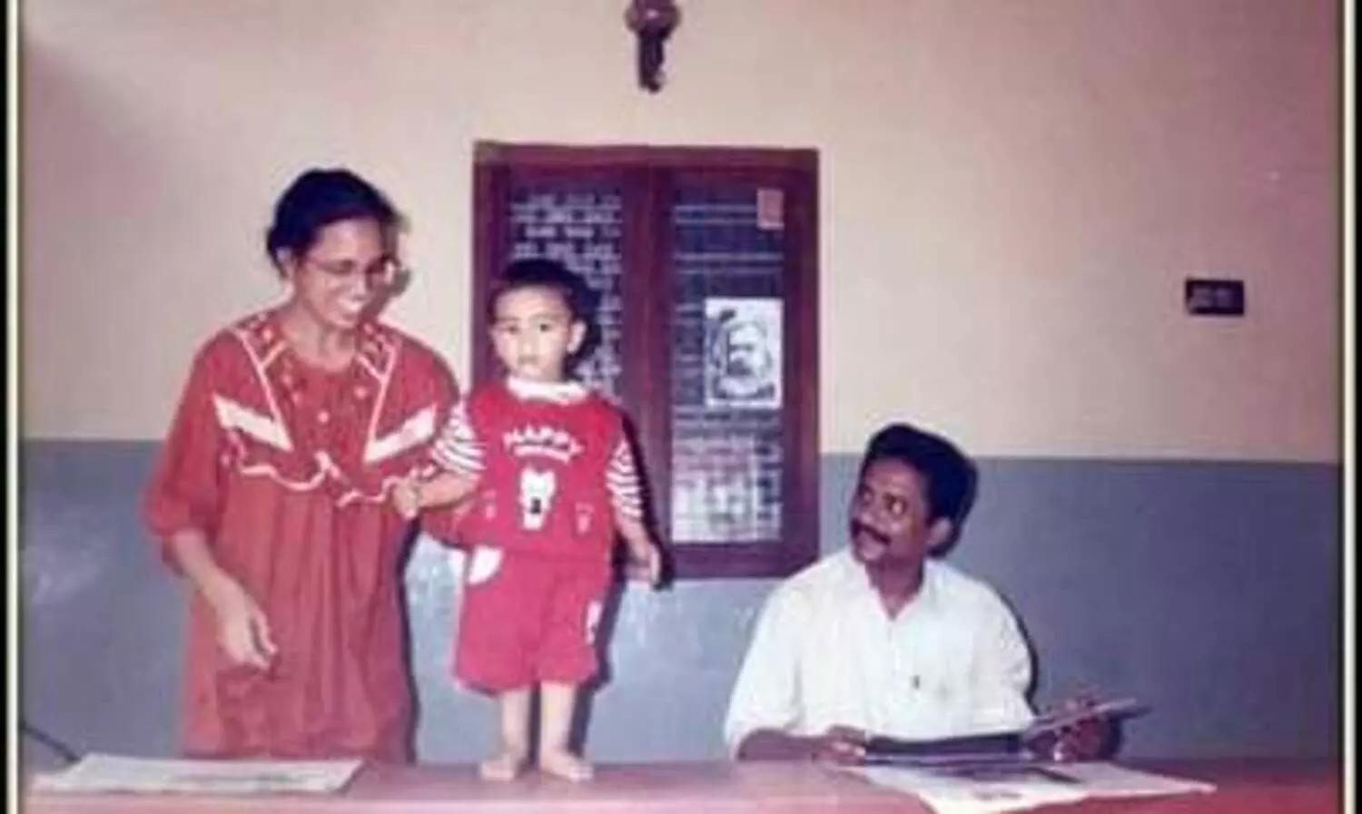 ജീവിതത്തിന്‍റെ അകവെളിച്ചവും ഹൃദയമിടിപ്പും തല്ലിക്കെടുത്തപ്പെട്ടിട്ട് ഇന്നേക്ക് പത്താണ്ട്; ടി.പി. ചന്ദ്രശേഖരന്‍റെ ഓർമയിൽ കെ.കെ. രമ