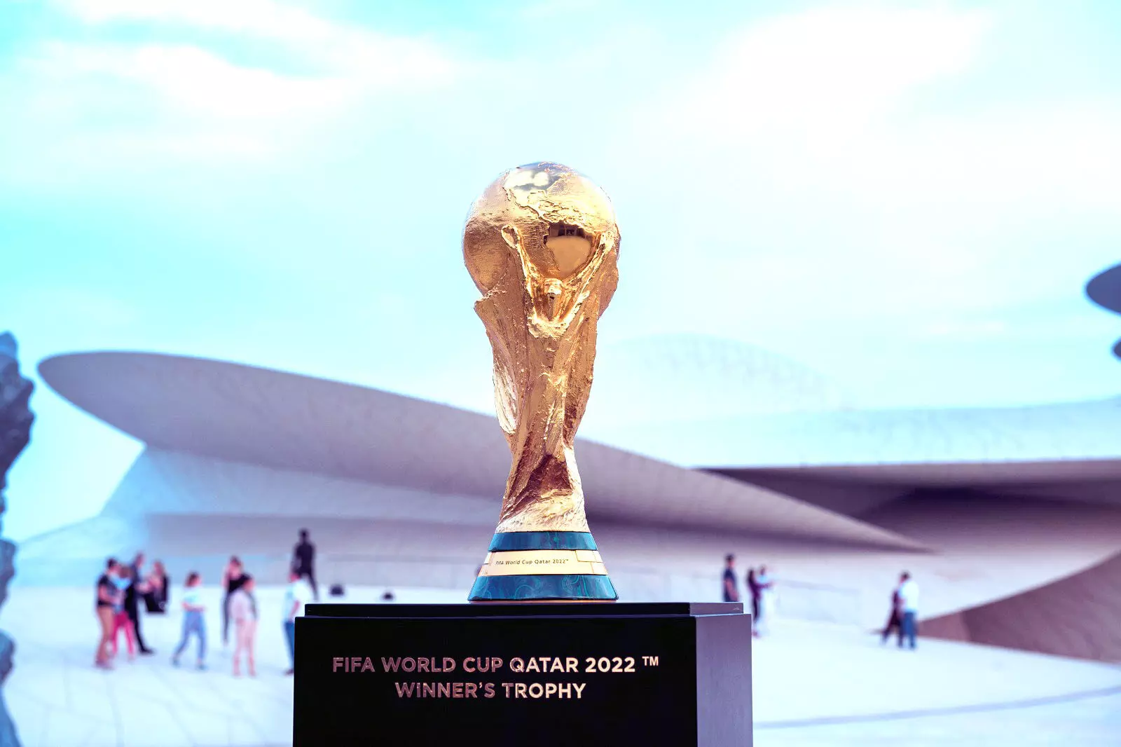 കപ്പ്​ കാണാനെത്തുന്നു