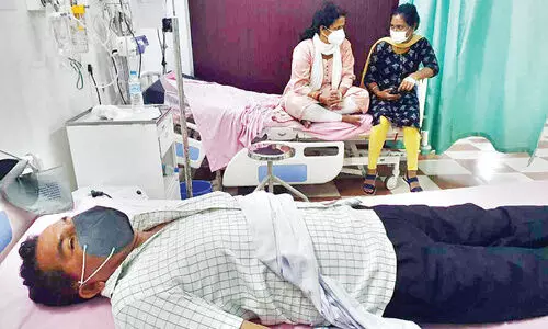 വിനോദ സഞ്ചാരത്തിനെത്തിയ ഒമ്പതുപേർ   ഭക്ഷ്യവിഷബാധയേറ്റ് ആശുപത്രിയിൽ