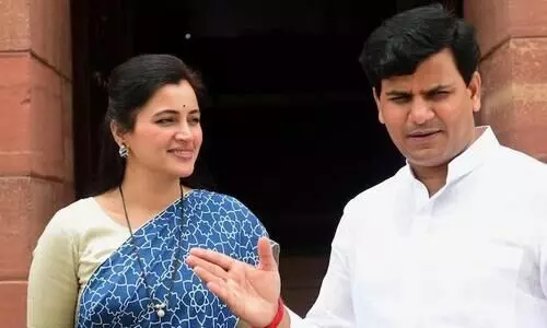 ഹനുമാൻചാലിസ വിവാദം: എം.പി നവനീത് റാണക്കും ഭർത്താവ് രവിക്കും രാജ്യദ്രോഹ കേസിൽ ജാമ്യം