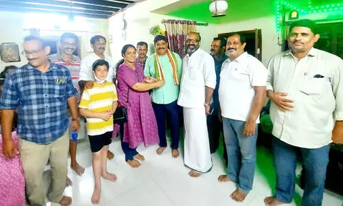 സന്തോഷ് ​ട്രോഫി മുഖ്യപരിശീലകൻ ബിനോ ജോർജ് സ്വീകരണത്തിരക്കിൽ