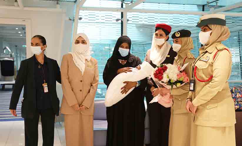 വിമാനത്താവളത്തിൽ യുവതിക്ക് പ്രസവ വേദന; സഹായവുമായി പൊലീസ്