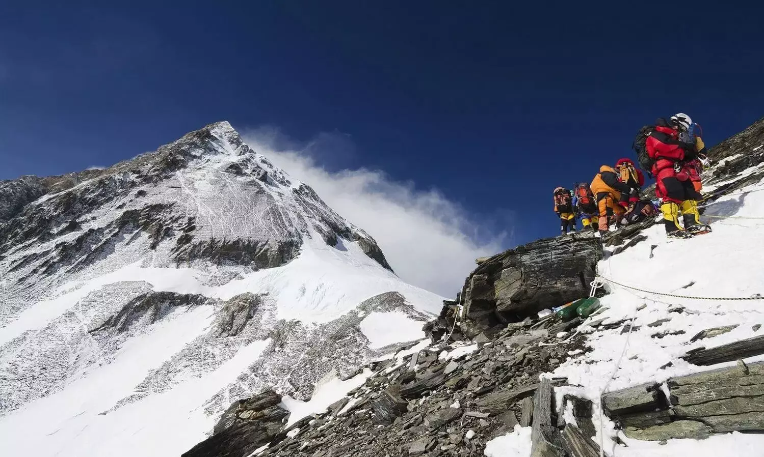 The Bodies Of Dead Climbers On Mount Everest
