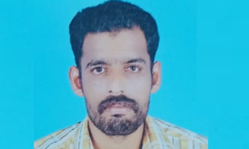 കിണർ വൃത്തിയാക്കുന്നതിനിടെ മണ്ണിടിഞ്ഞ് തൊഴിലാളി മരിച്ചു; മൃതദേഹം പുറത്തെടുത്തത് എട്ടുമണിക്കൂറിന് ശേഷം കിണർ വൃത്തിയാക്കുന്നതിനിടെ മണ്ണിടിഞ്ഞ് തൊഴിലാളി മരിച്ചു; മൃതദേഹം പുറത്തെടുത്തത് എട്ടുമണിക്കൂറിന് ശേഷം