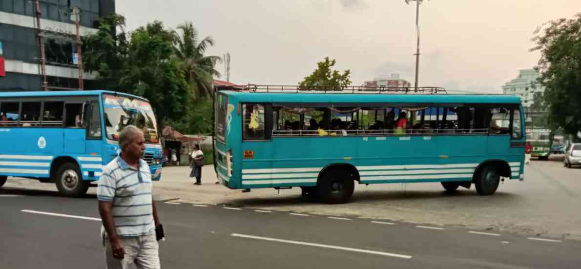 private bus private bus